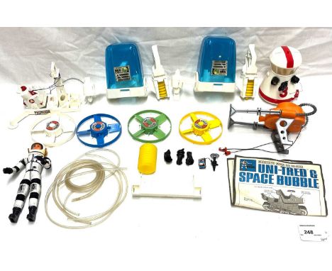 Mattel vintage 1966 Major Matt Mason figure &amp; Accessories, generally Good Plus. SEE PICTURES.