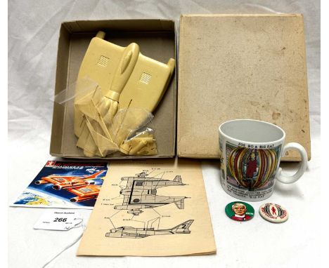 Gerry Anderson vintage Joe 90 Washington Pottery Mug 1968, Excellent and vintage Badges x 2 both Excellent. Gerry Anderson Wa