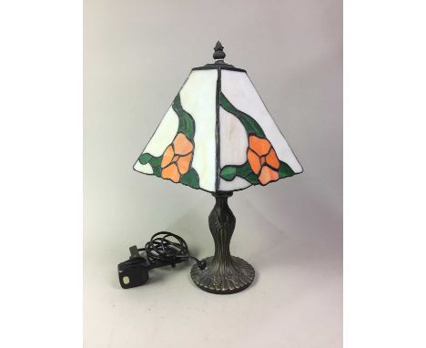 TIFFANY STYLE TABLE LAMP, ALONG WITH OTHER LAMPS  including a desk lamp and a pair of brass table lampsTiffany style lamp 40c