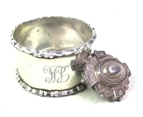 GROUP OF SILVER, including a napkin ring and a chainQty: 100g