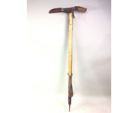 STUBAI HAND ICE AXE, the blade stamped Stubai89.5cm long