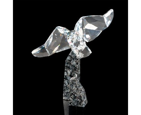 Part of the Soulmates theme group. Freedom is represented by this fully faceted clear crystal eagle with open wing-span as if