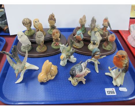 Goebel Pottery Figure of a Robin, other Goebel figures of birds. Royal Dolton resin figures of bridges mounted on a stand:- O