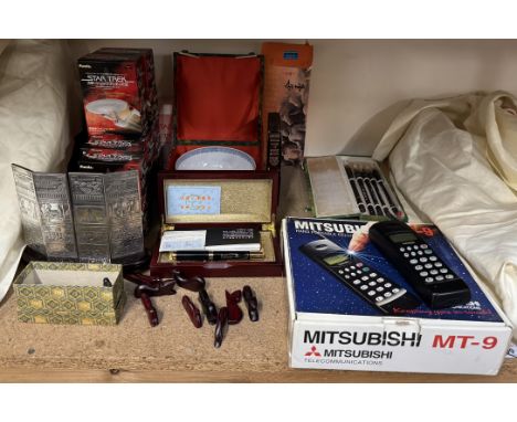 A Jinhao fountain pen together with chopstick rests, writing brushes, Star Trek model, white metal face screen, Japanese porc