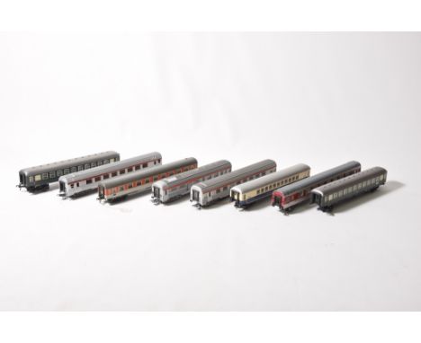 Thirty Nine unboxed HO gauge coaches The majority in German DB livery with some DR examples and DSG coaches, by various maker
