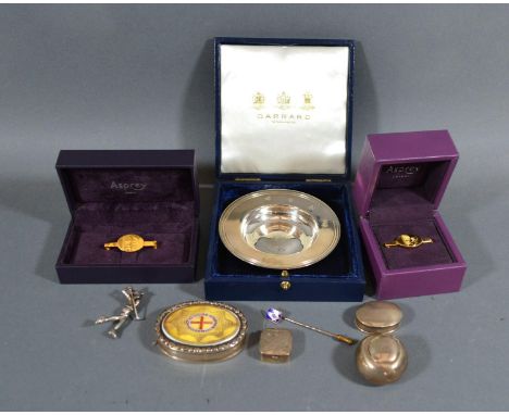 A Gold-Plated Brooch Golf Related by Aspreys together with another similar by Asprey, various snuff boxes, a 9ct gold and ena