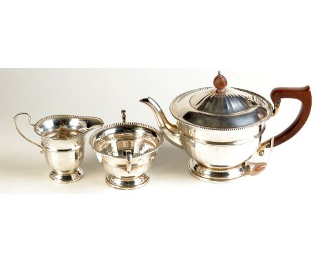 A three piece tea service, Birmingham 1932, 18oz.