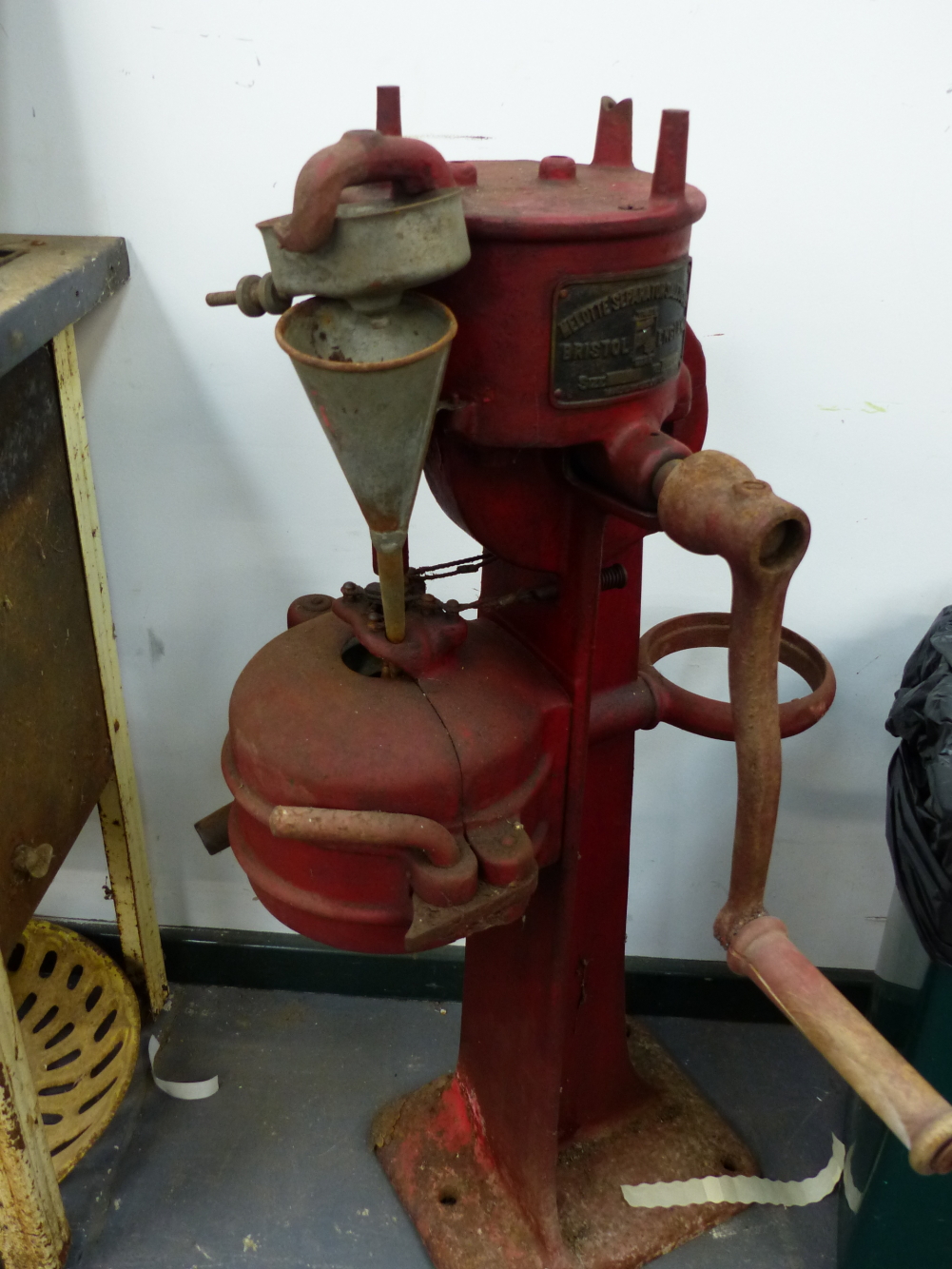 A VINTAGE HAND CRANKED MILK CREAM SEPARATOR.