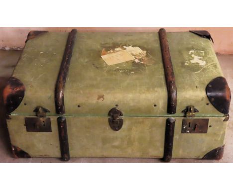 Vintage "Flekite" fitted travel trunk. Approx. 34cm H x 77cm W x 49cm D

Used condition, wear and tear 