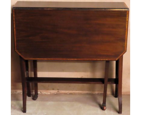 Early 20th century inlaid mahogany dropleaf Sutherland table. Approx. 69cm H x 80cm W x 68cm D

Reasonable used condition, sc