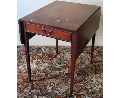 19th century mahogany single drawer Pembroke table. Approx. 70cm H x 99cm W x 69cm D

Used condition, scuffs and scratches, o