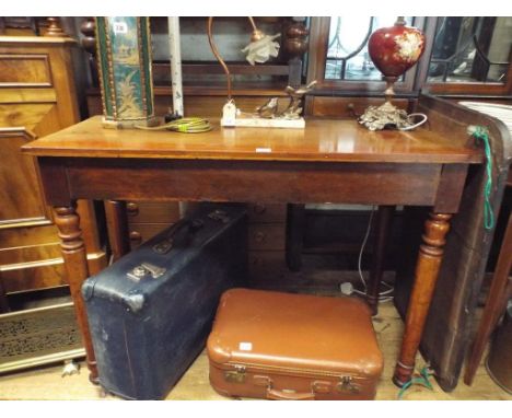 3' 6 Victorian mahogany side table on turned legs