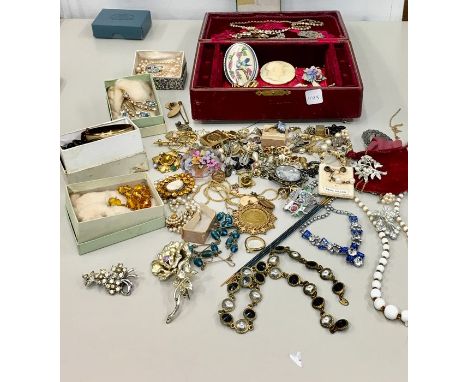 Large collection of antique and vintage costume jewellery 