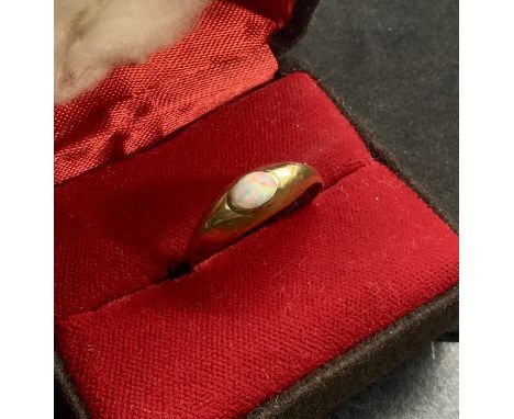 Antique 18ct Opal ring set with central Opal in hallmarked 18ct Gold weight of ring 2.5g Sheffield Gold hallmark date letter 