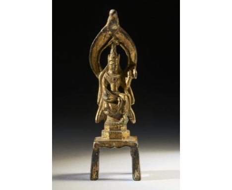 Chinese Art A gilt bronze figure of GuanyinChina, Tang dynasty, 618- 907 d.C. . Cm 10,00. Provenance: Private collection Mila