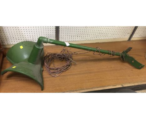 ANTIQUE STREET LAMP - MUST BE INSTALLED BY A QUALIFIED ELECTRICIAN