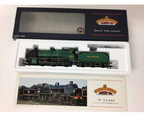 Bachmann 00 gauge locomotives 2-6-0 N Class 1854 and tender, Malachite Southern Green, 32-155, Lord Nelson and tender 864 "Si