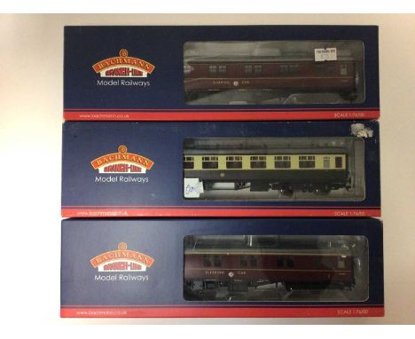 Railway OO gauge loose Bachmann BR green Class 101 2 car DMU (E50231 &amp; E56083) 32-285 plus boxed selection of carriages &