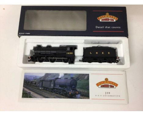 
Bachmann 00 gauge locomotives 43XX and tender 5321 GWR green, 31-830, Thompson B1 and tender 1189 "Sir William Gray", LNER A