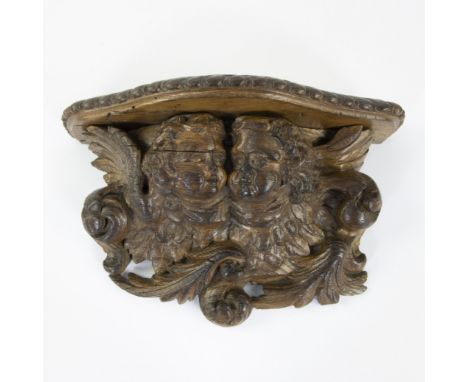 19th century oak baroque wall console in the shape of 2 angels19e eeuwse eikenhouten barokke wandconsole in de vorm van 2 eng
