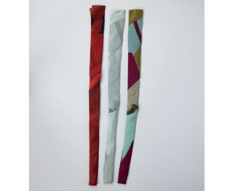 3 ties for Memphis Milano design by Ettore Sottsass3 dassen voor Memphis Milano design door Ettore Sottsass