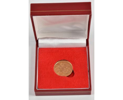 UNITED KINGDOM - Elizabeth II, 22ct gold full sovereign, 2014, the obverse shows the fifth coinage portrait of Queen Elizabet