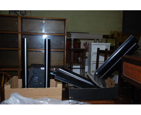 A Sandstrom surround speaker system.