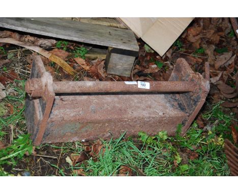 A 5'' box section bracket, 20'' wide with 30 mm fixing bar.