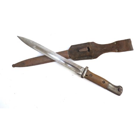 A WWI German Mauser bayonet, short type, Heller, Marienthal, with scabbard and frog 