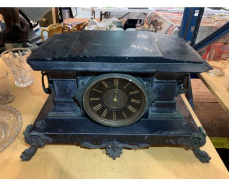 A LATE 19TH CENTURY SLATE MANTEL CLOCK 