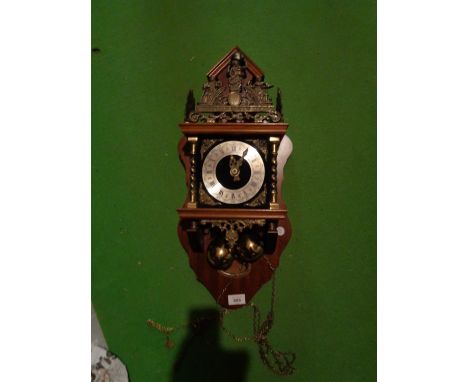 AN ORNATE VINTAGE MAHOGANY AND BRASSWORK CLOCK WITH GREEK 'ATLAS' DETAIL TO ALSO INCLUDE THE WEIGHTS H: APPROXIMATELY 62CM 