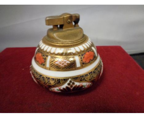 A ROYAL CROWN DERBY IMARI TABLE LIGHTER 