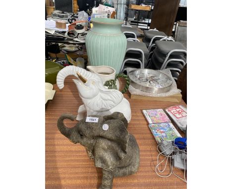 AN ASSORTMENT OF ITEMS TO INCLUDE A LARGE CERAMIC VASE, TWO ELEPHANTS AND A JUG 