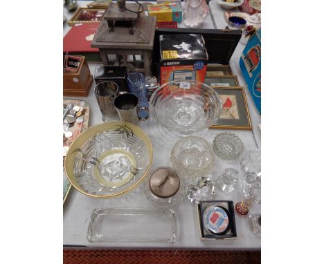 A COLLECTION OF GLASS WARE TO INCLUDE GLASS PAPERWEIGHTS, THREE EMBROIDERED BIRD  PICTURES, LANTERN AND TANKARDS 