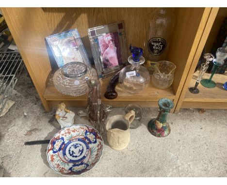 AN ASSORTMENT OF GLASS AND CERAMIC WARE TO INCLUDE A ROYAL COPENHAGEN DECANTOR, A ROYAL DOULTON GLASS FLOWER POT ETC 