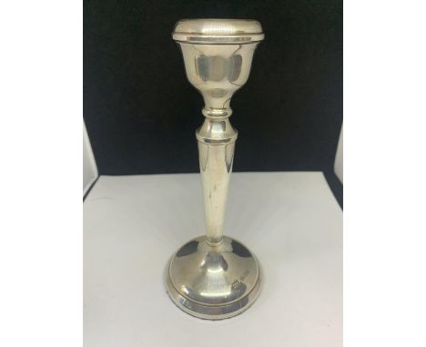 A HALLMARKED BIRMINGHAM 1974 CANDLESTICK GROSS WEIGHT 100g 