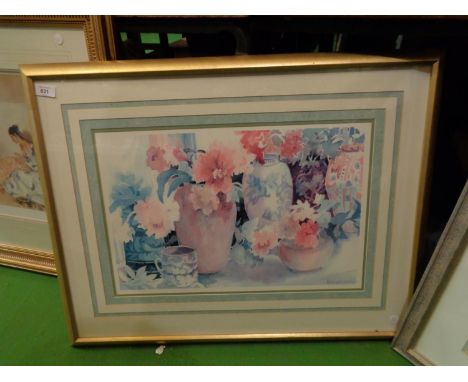 A LARGE SIGNED GILT FRAMED FLORAL STILL LIFE PRINT 