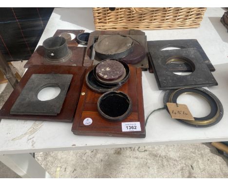 A LARGE COLLECTION OF VINTAGE CAMERA PARTS 