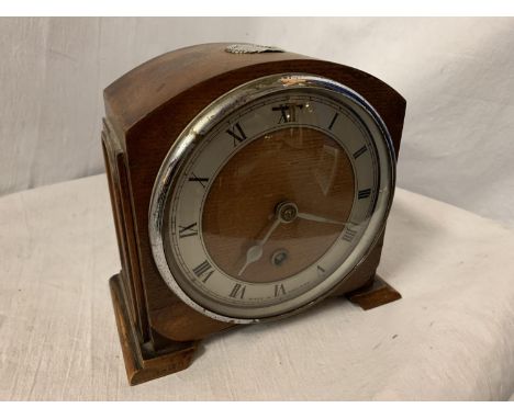 AN OAK MANTEL CLOCK WITH HALLMARKED SILVER PLATE STAMP ' ST PATRICK'S CLUB 1924 - 25' 