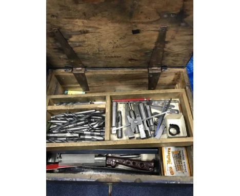 VINTAGE TOOL BOX COMPLETE WITH TOOLS