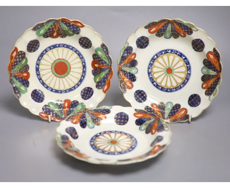 A set of three Worcester Japanese Fan pattern plates, diameter 19cm