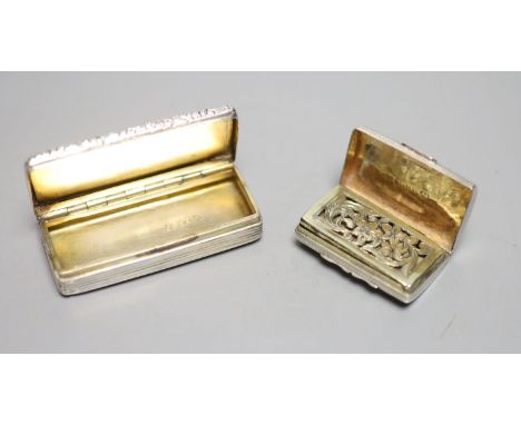 A George III silver vinaigrette and a George IV silver snuff box, the former Birmingham 1818, makers T. Simpson &amp; Son, in