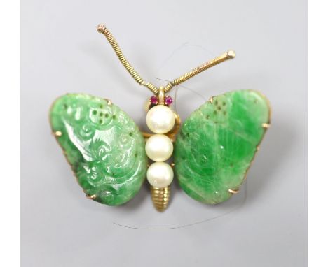A 20th century 14k yellow metal mounted jade and cultured pearl set butterfly pendant brooch, with gem set eyes, maker's mark