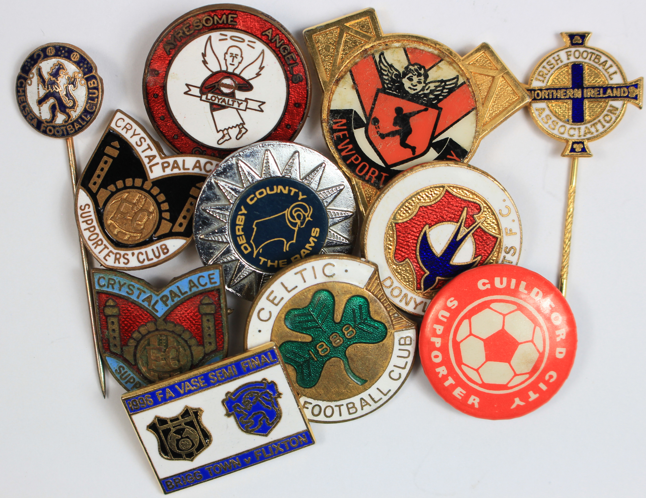 Football badges (12) various ages