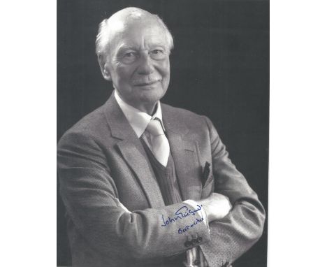 John Gielgud signed 8x6 black and white photo. Sir Arthur John Gielgud, OM, CH ( 14 April 1904 - 21 May 2000) was an English 