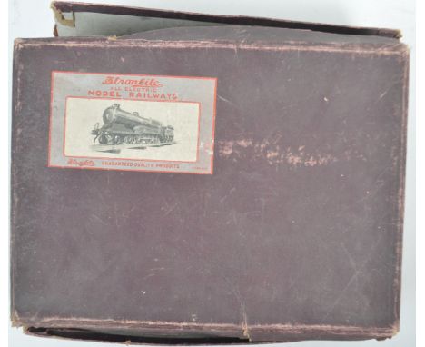 An original Japanese Stronlite made 0 gauge model railway tinplate electric trainset locomotive. The box set No. 4626 being a