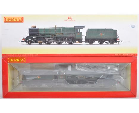 An original Hornby 00 gauge model railway trainset locomotive engine No. R3332 British Railways (late) King Class ' King Edwa