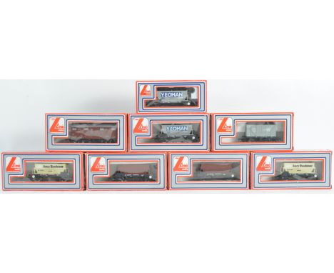 Collection of x8 Lima made 00 gauge model railway trainset locomotive rolling stock wagons comprising 305636W Amey Roadstone 