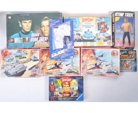 A collection of x8 assorted vintage TV and Film related puzzles, toys and other games to include Star Trek The Final Frontier