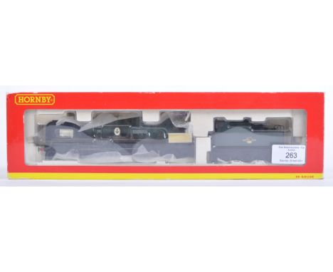 An original Hornby 00 gauge model railway trainset locomotive engine No. R2709 - British Railway 4-6-2 Battle Of Britain Clas